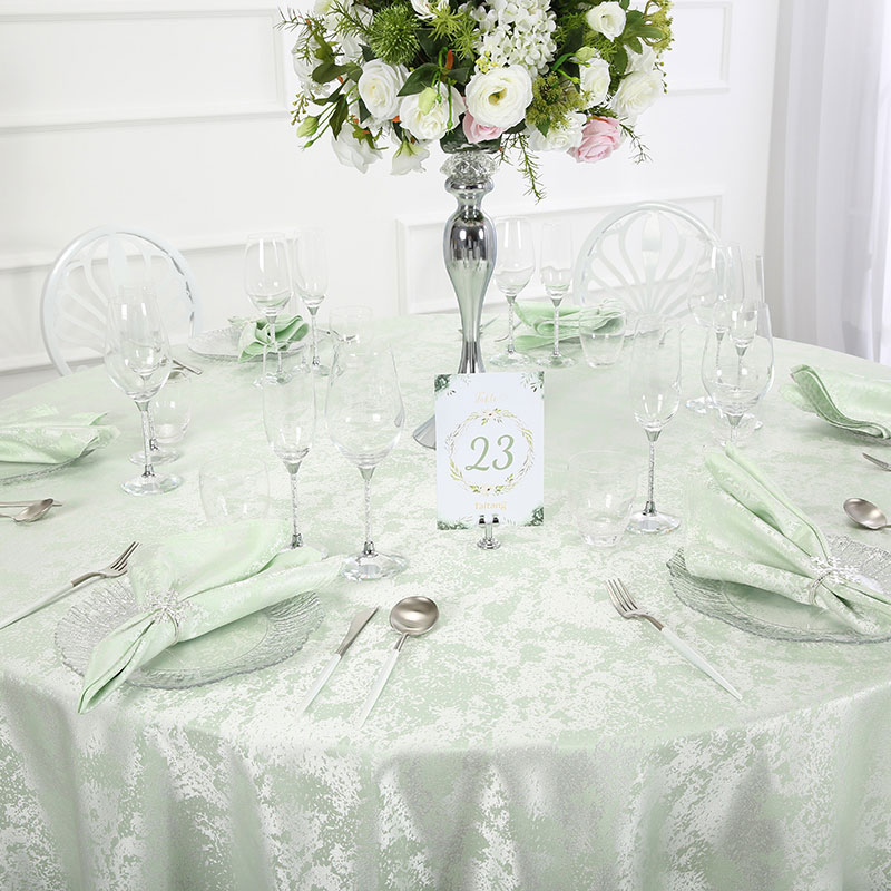 luxurious table cloth 