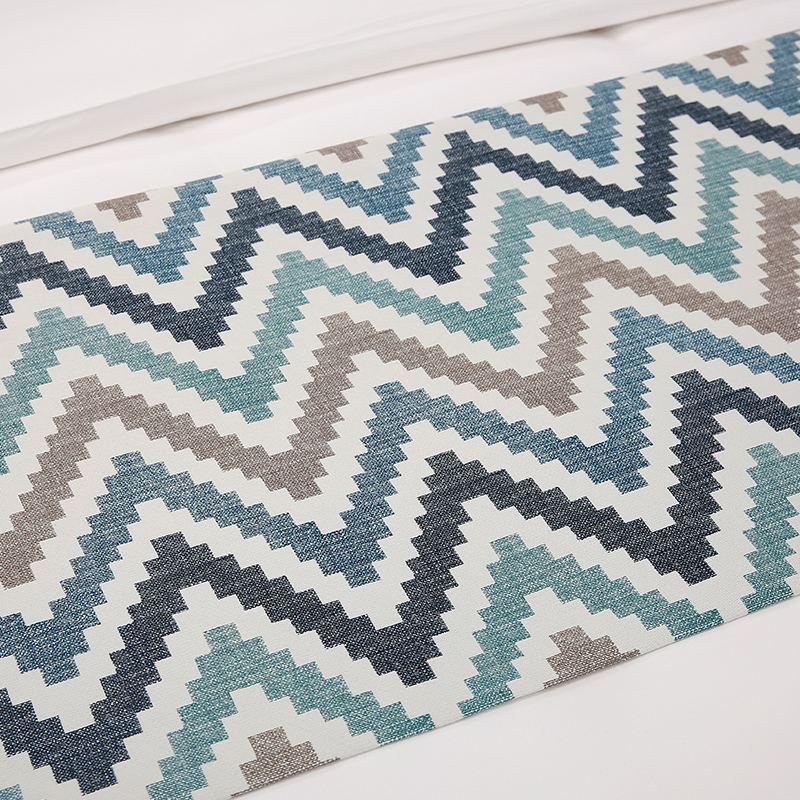 Geometric pattern wavy design Quilted Bed Runner 