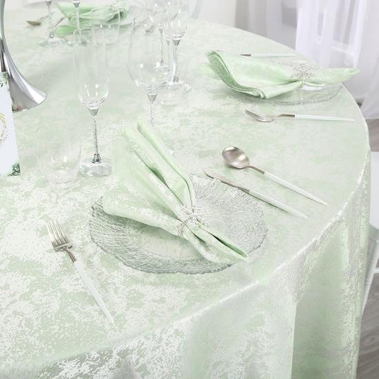 pure and fresh Table Cloths for Wedding Party